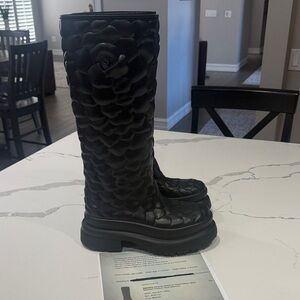 Valentino Garavano Atelier Rose Edition Water Resistent - women’s size 38 (8)